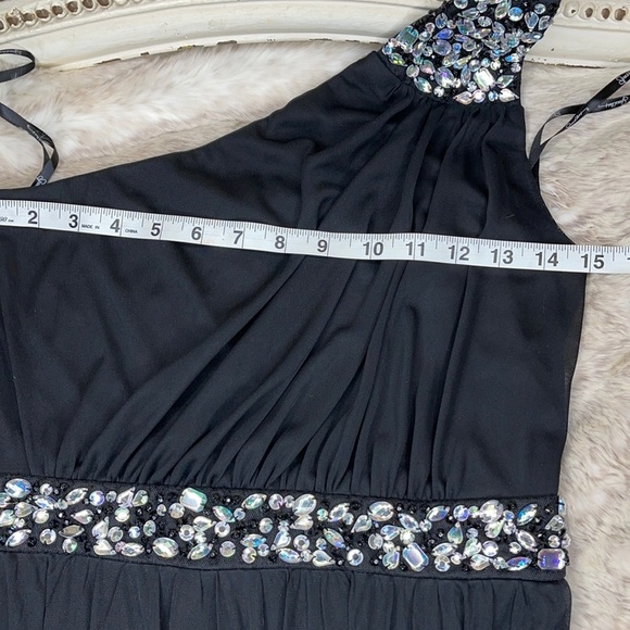 SPEECHLESS•Embellished One-Shoulder Gown - Picture 9 of 9